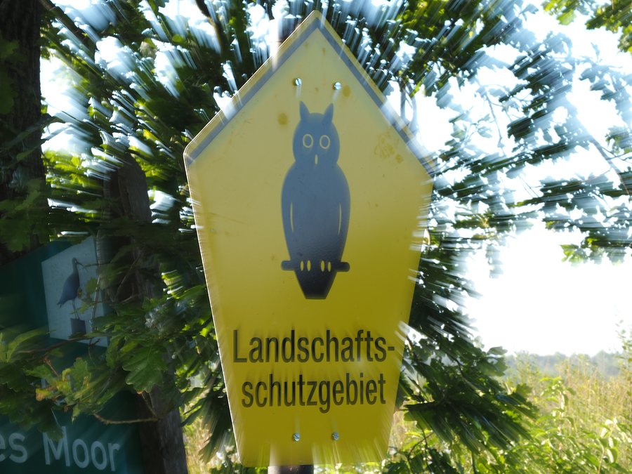 Landschaftsschutzgebietshinweisschildradialeffekt — Foto: Folker Bredow